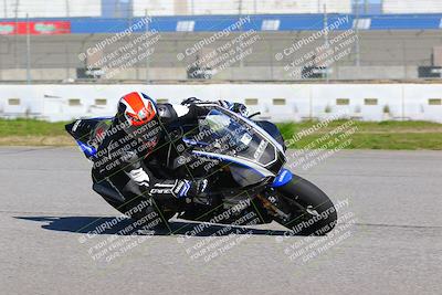 media/Jan-20-2023-Fastrack Riders (Fri) [[f2ad32aba3]]/Private/session 3 turn 9/